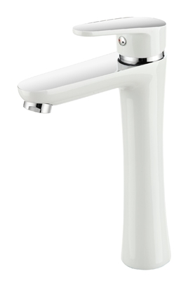 Có sẵn Vòi rửa bằng nước lạnh và nước nóng Đồng thau nửa chrome nửa trắng