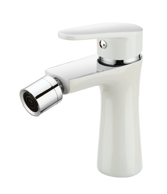 Máy trộn Bidet một đòn bẩy miễn phí vân tay Vòi phòng tắm nóng và lạnh